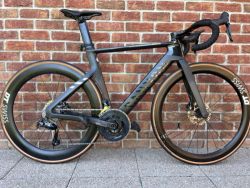 Canyon Aeroroad CFR - Dura - wattmetr, nejvyšší model