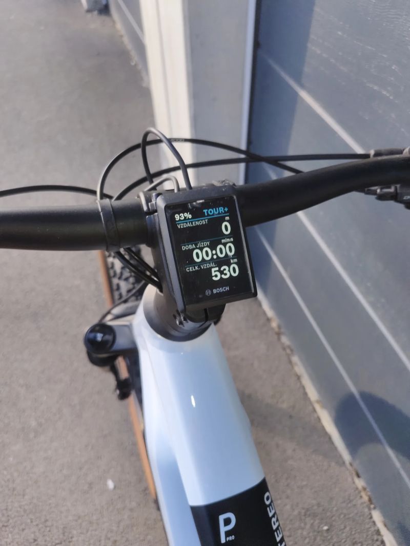 Cube Reaction Hybrid PRO