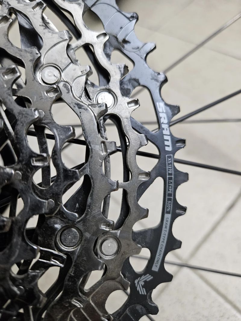 Zapletená kola Specialized