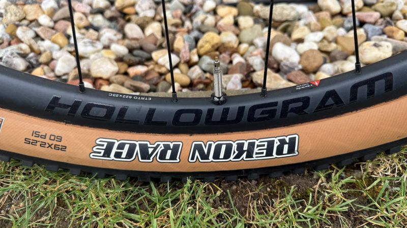 Cannondale F-Si Carbon vel.L (Lefty Carbon+XTR+carbon kola) pod 10kg