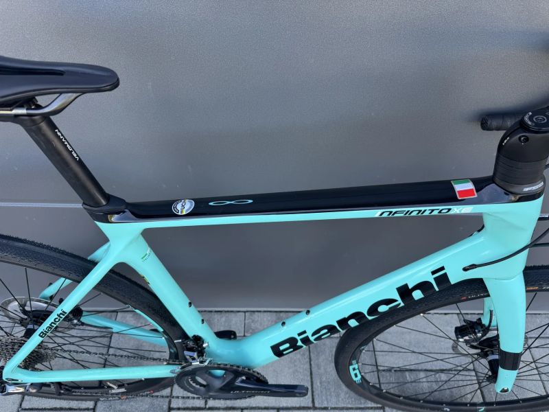 Bianchi Infinito karbon xe Ultegra Disc
