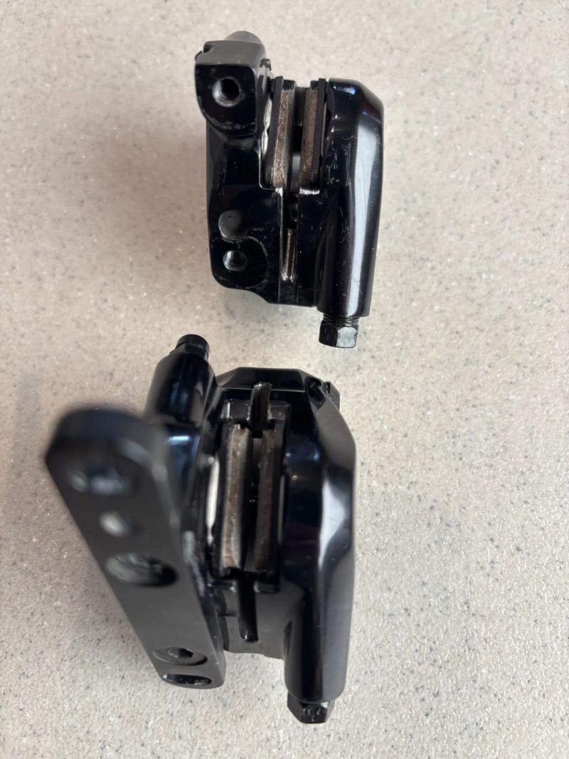 Shimano Dura Ace BR-R9170 flat mount (přední a zadní) pro Di2 11s/12s + nové destičky