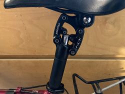 Odpružená sedlovka SR Suntour