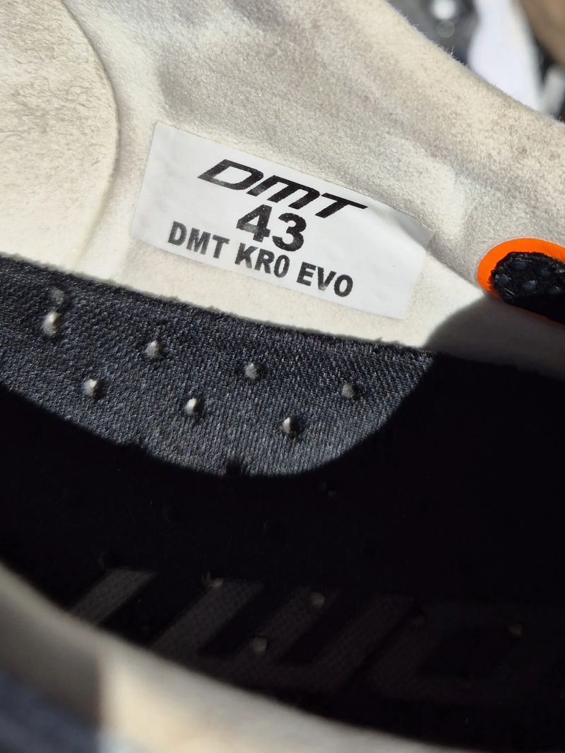 DMT KR0 Evo silniční tretry 43