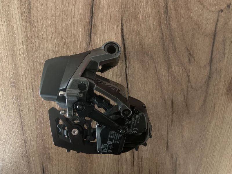 Přehazovačka Sram Rival D1 