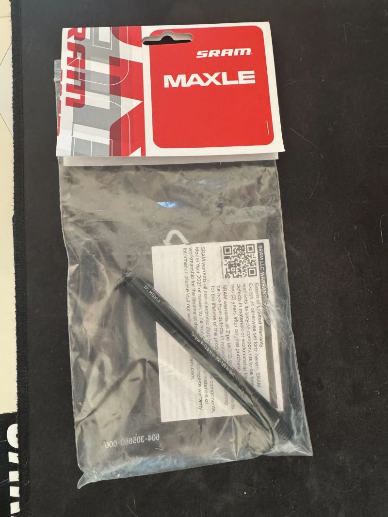  Pevná osa RockShox Maxle Stealth,12x100, délka 125mm 