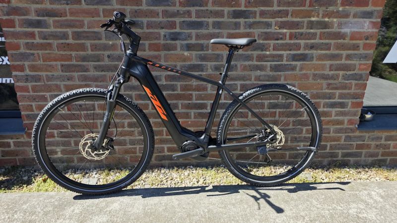 KTM MACINA CROSS 