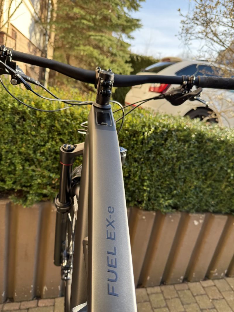 Trek Fuel EXe 9.5 Matte Dnister Black - vel. M