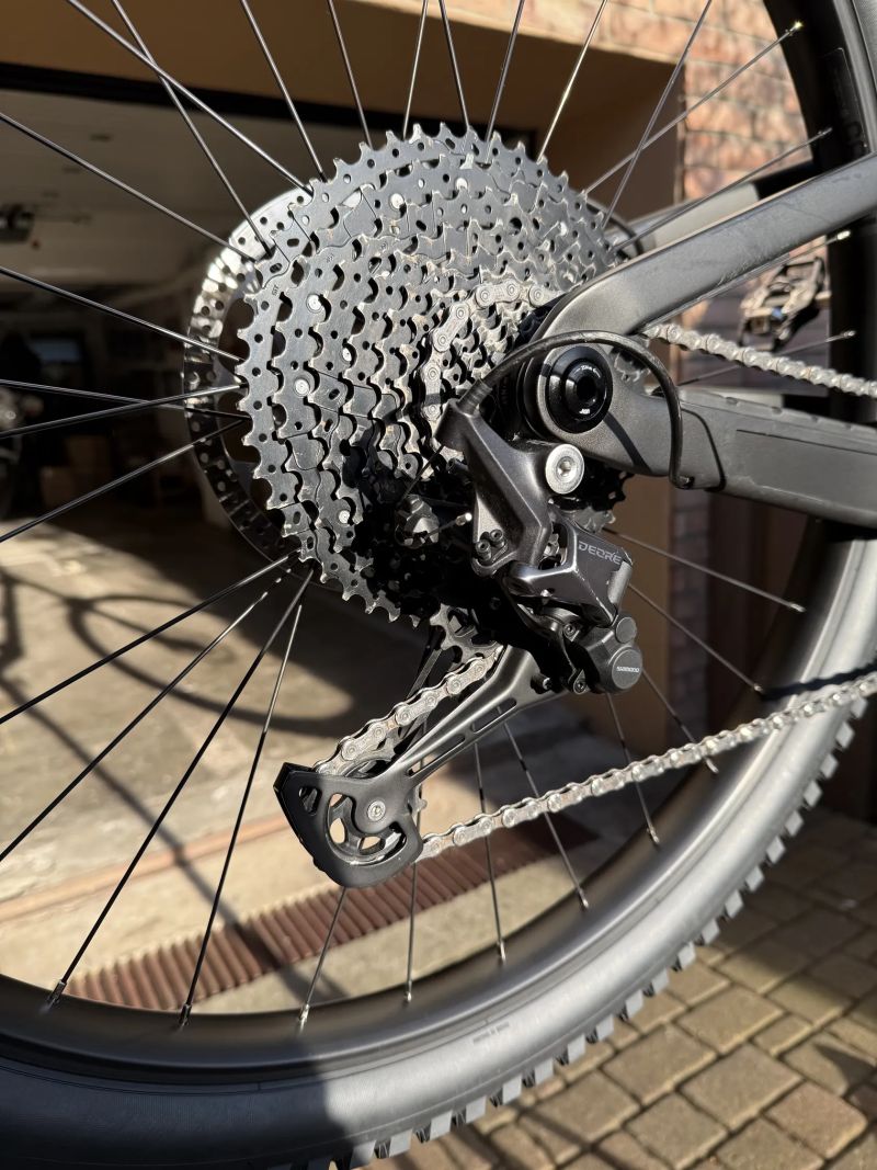 Trek Fuel EXe 9.5 Matte Dnister Black - vel. M