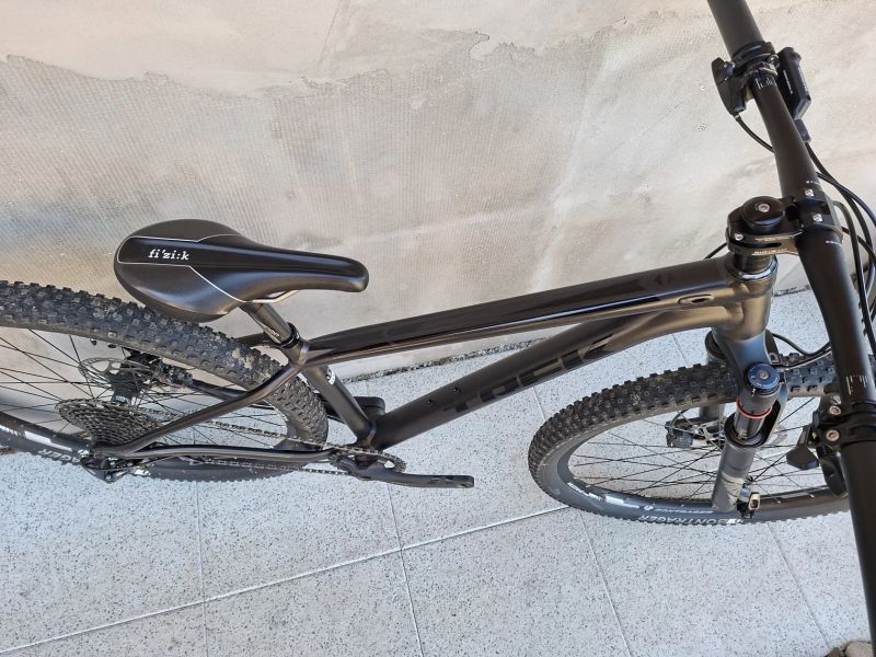 Trek SUPERFLY, vzduch.vidlice, pouze 10,3 kg!