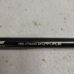 Zadní pevná osa pro vozík 