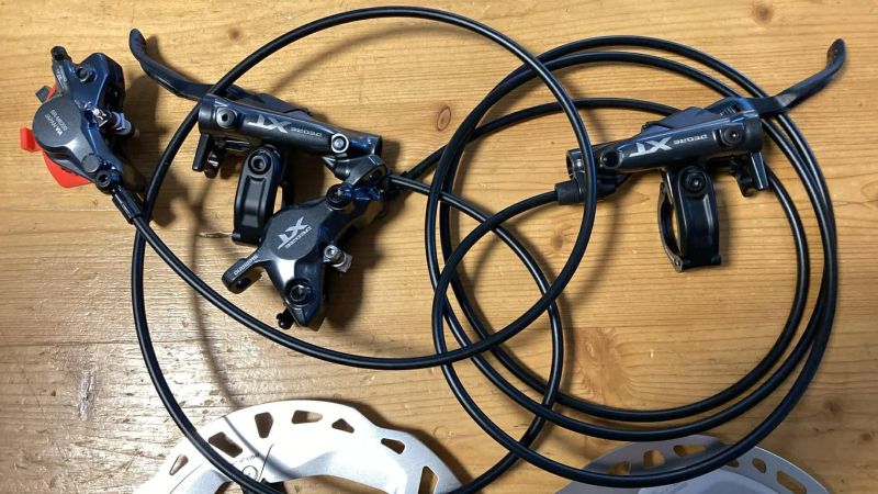 Shimano XT BR-M8220 včetně kotoučů - nové