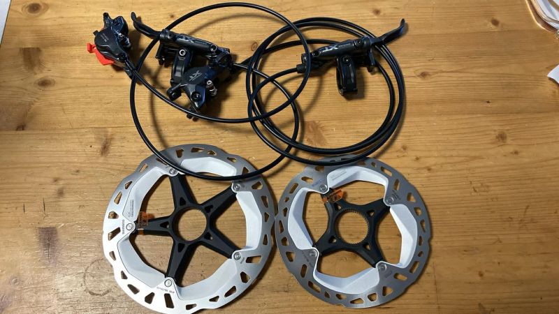 Shimano XT BR-M8220 včetně kotoučů - nové