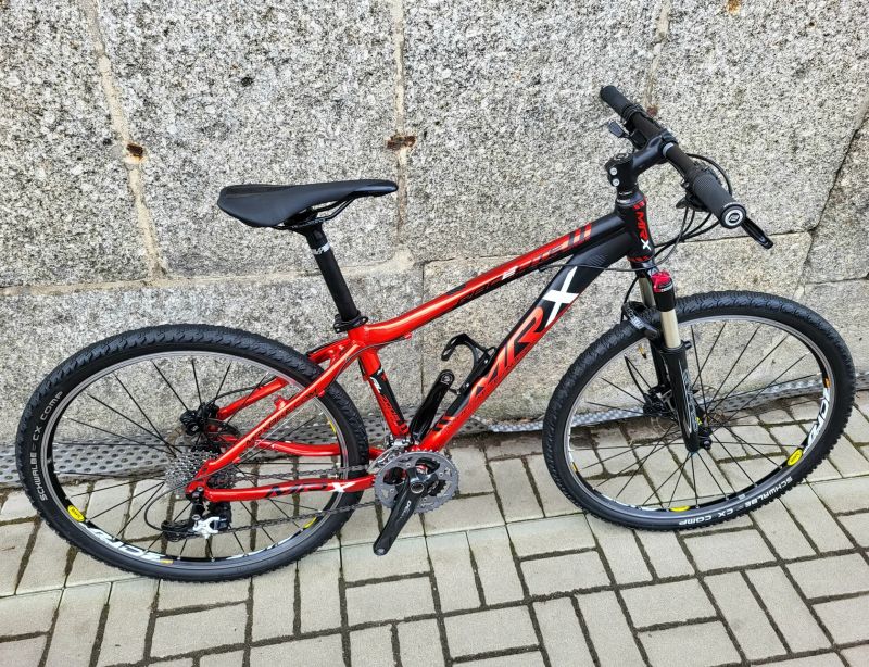 MRX RACELITE -juniorské/dámské - DEORE+XT/MANITOU SKAREB vzduchová/MAVIC - VEL.S 15"