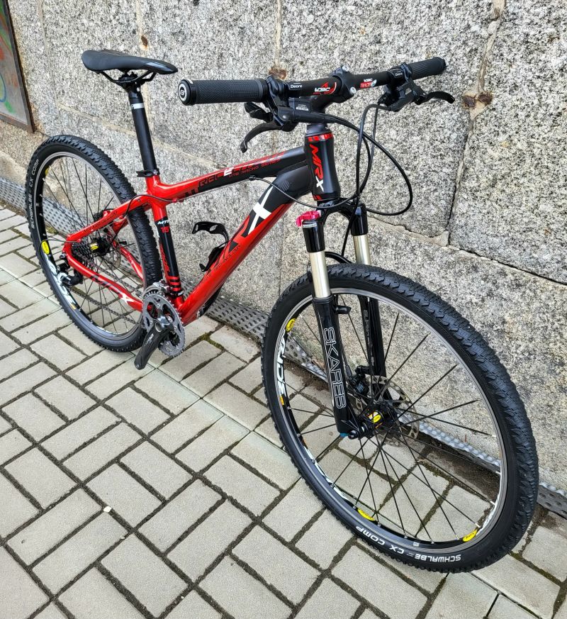 MRX RACELITE -juniorské/dámské - DEORE+XT/MANITOU SKAREB vzduchová/MAVIC - VEL.S 15"