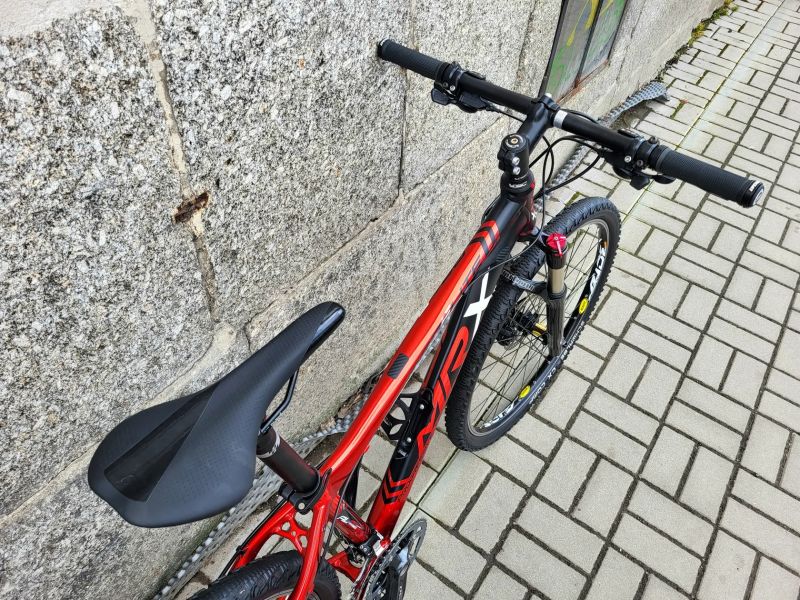 MRX RACELITE -juniorské/dámské - DEORE+XT/MANITOU SKAREB vzduchová/MAVIC - VEL.S 15"