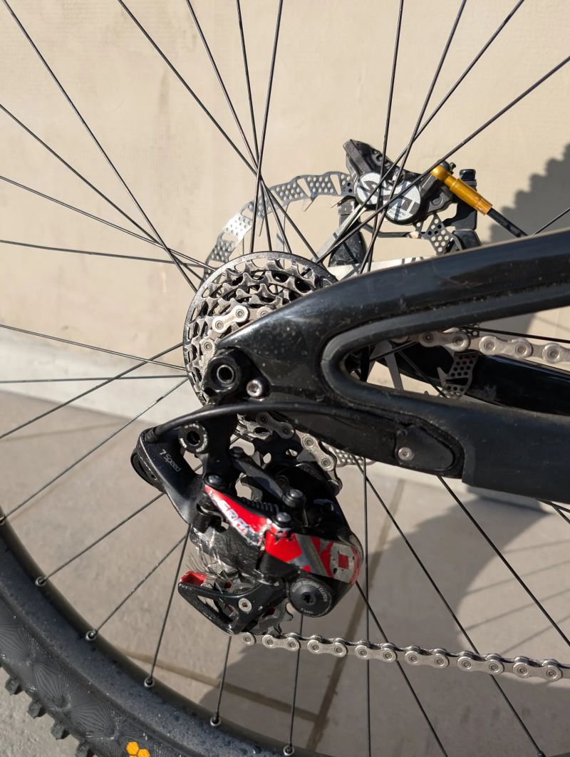 Pivot Cycles Phoenix Pro Saint Black