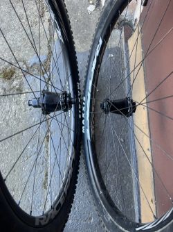 RaceFace Turbine kola 29" + Maxxis pneu