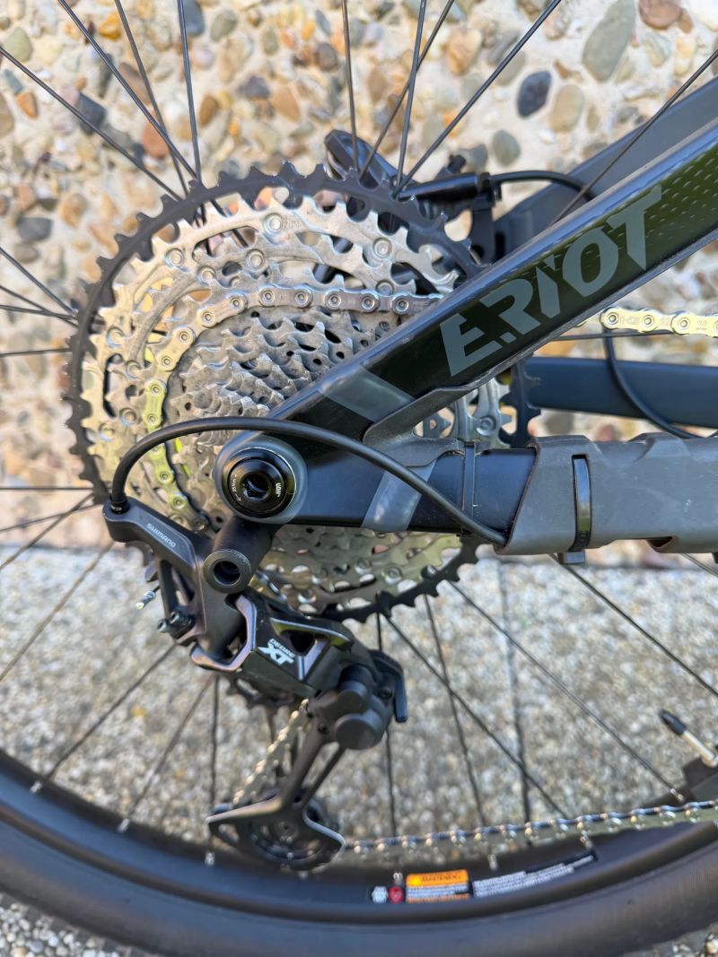  GHOST E-Riot AM AL 160/160 Universal B750 Grey/Black vel:M + další BATERIE BOSCH 750 wh bonus !!!