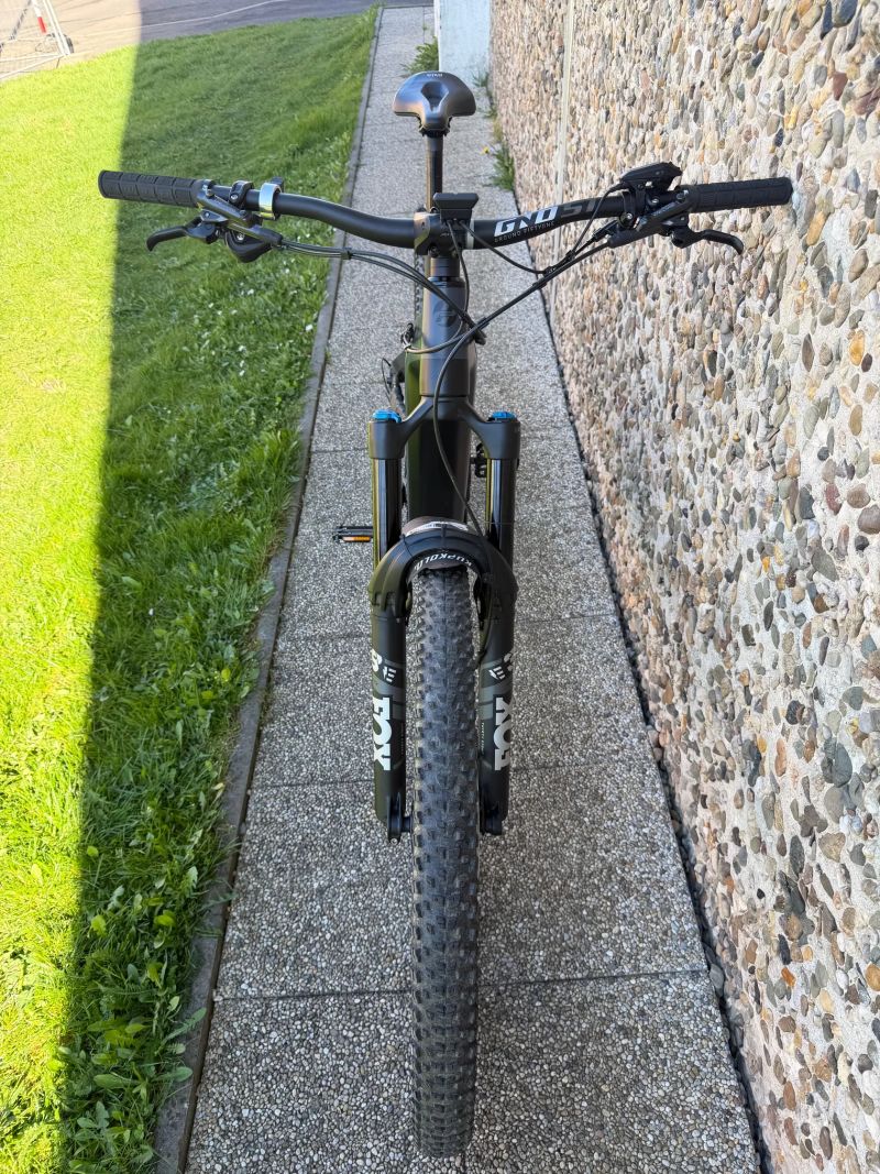  GHOST E-Riot AM AL 160/160 Universal B750 Grey/Black vel:M + další BATERIE BOSCH 750 wh bonus !!!