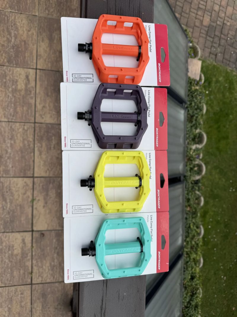 Pedály Bontrager Flat Line Comp