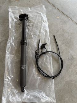 sedlovka LEVci karbon 30,9mm