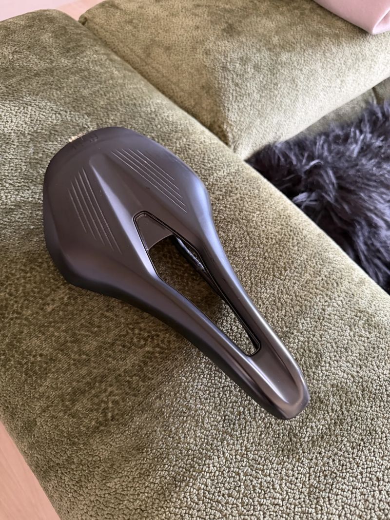 Sedlo FIZIK Vento Argo R3 140mm