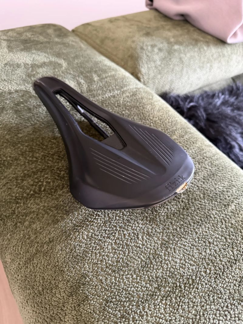 Sedlo FIZIK Vento Argo R3 140mm