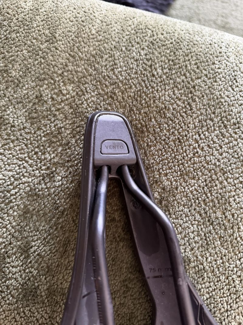 Sedlo FIZIK Vento Argo R3 140mm