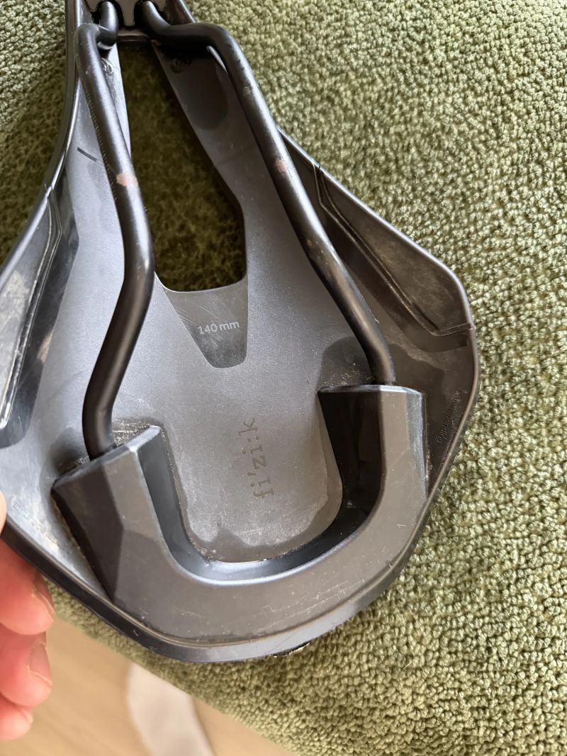 Sedlo FIZIK Vento Argo R3 140mm