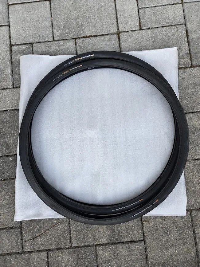 GIANT GAVIA FONDO 0 Tubeless 700x32c