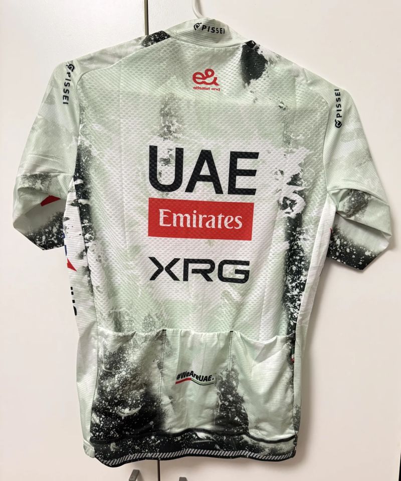 Dres Pissei - UAE team