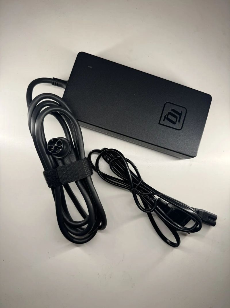 TQ nabíječka 4A – nová, nepoužitá