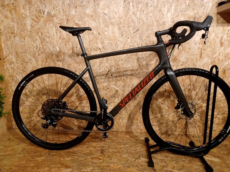 Specialized Diverge Base Carbon, velikost rámu XL