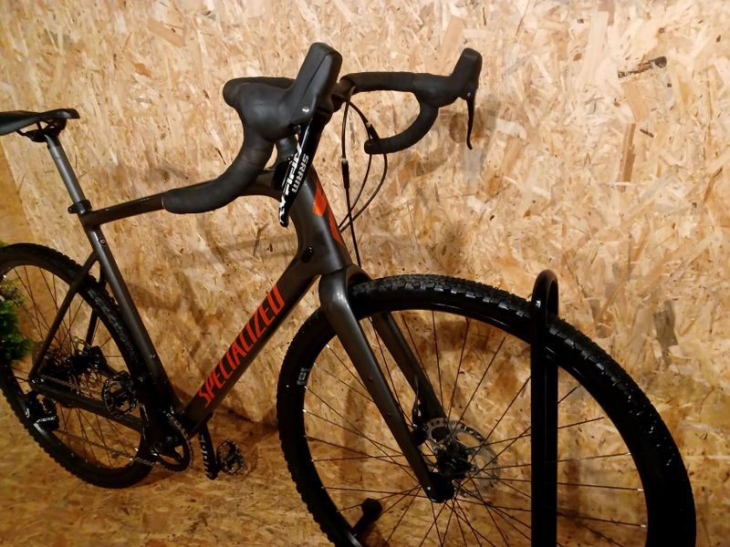 Specialized Diverge Base Carbon, velikost rámu XL