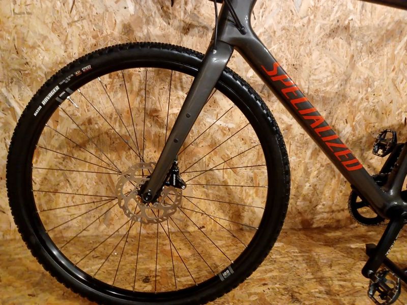 Specialized Diverge Base Carbon, velikost rámu XL