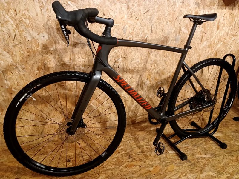 Specialized Diverge Base Carbon, velikost rámu XL