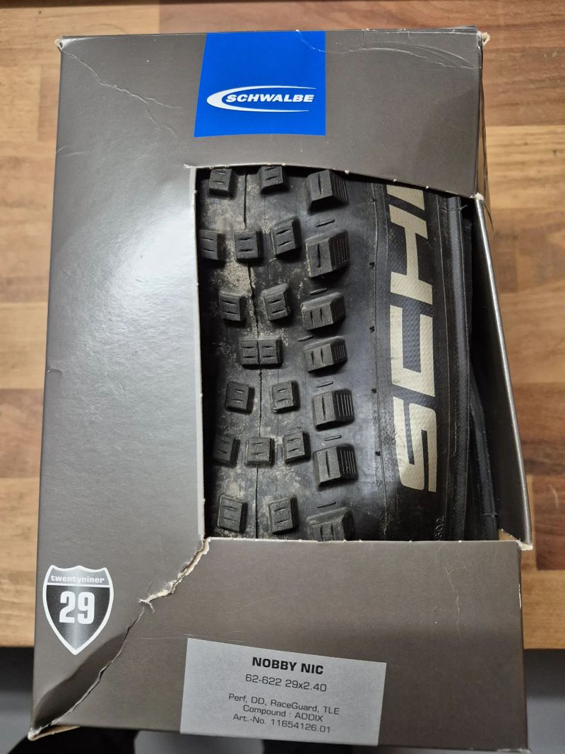 Canyon Neuron CF8 2023