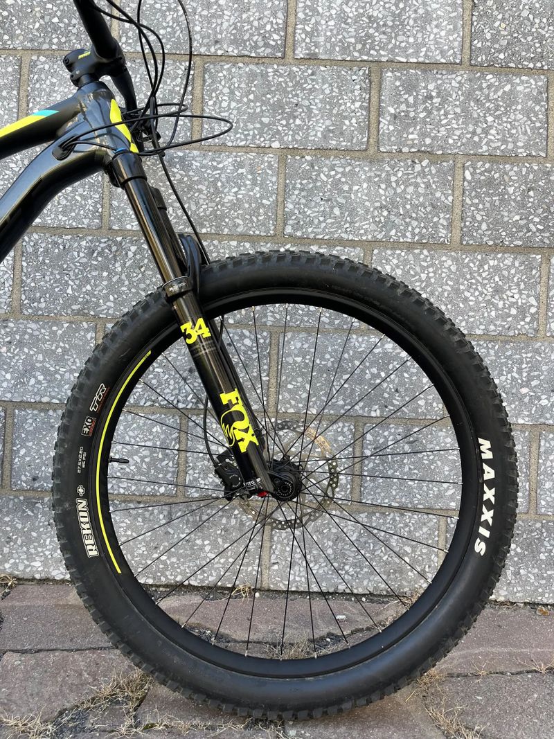 Scott Genius 750 (27.5", XL) hezké kolo 