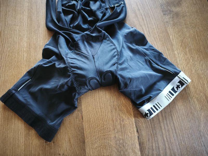 Kraťasy s laclem Assos FI.13 S5 vel.M