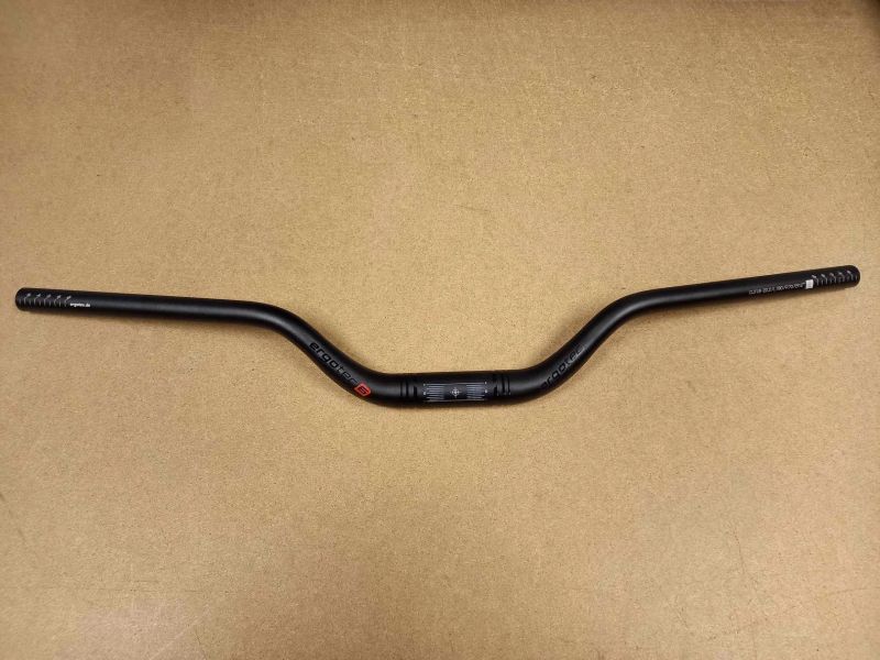 ERGOTEC - průměr 35 mm, délka 780mm - sundané z nového kola 