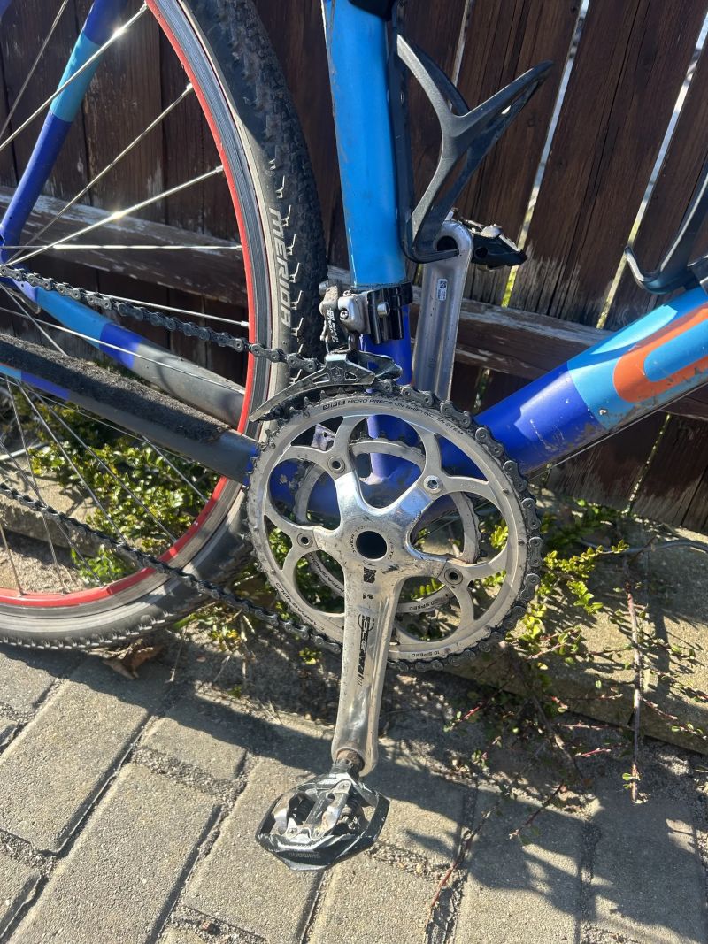 Cyklokrosové kolo Cube