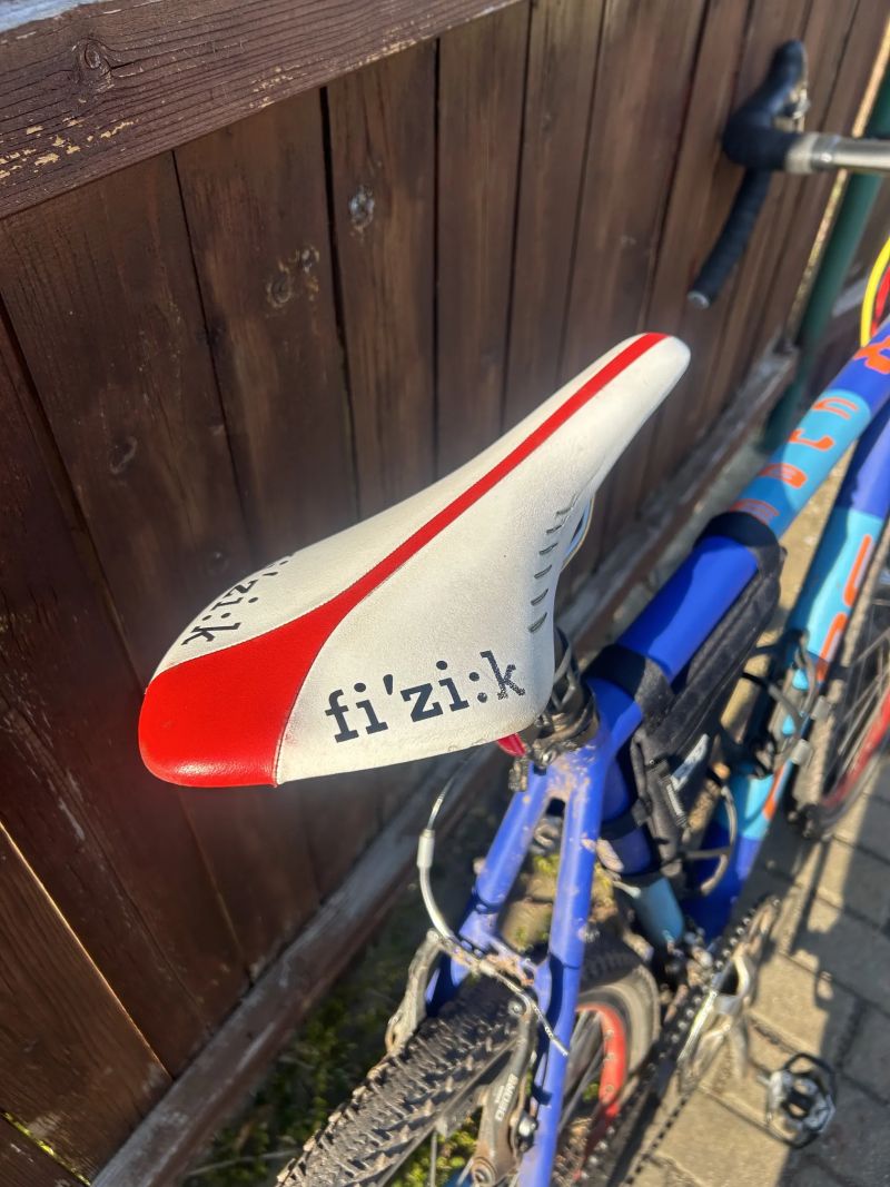 Cyklokrosové kolo Cube