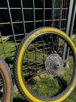 Prodám ultra lehký custum kola. 