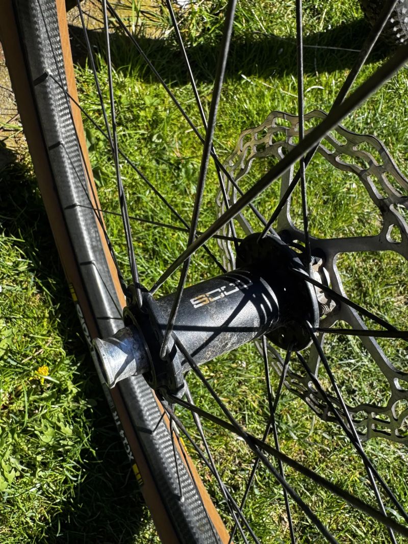 Prodám ultra lehký custum kola. 