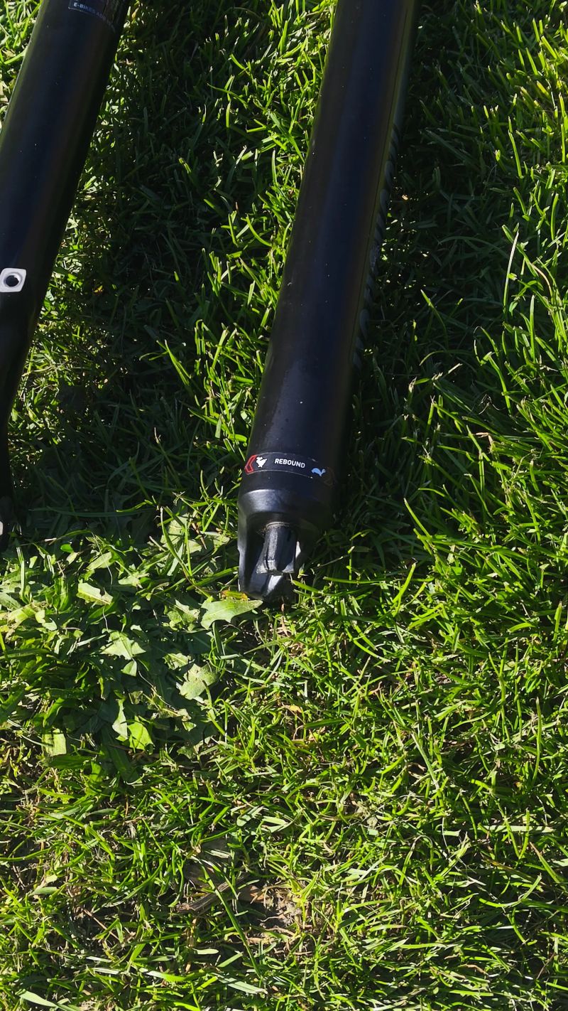 Rock Shox vidlice a tlumič 