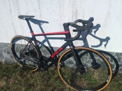 Karbon Sava 4.0 vel.56 Ultegra 