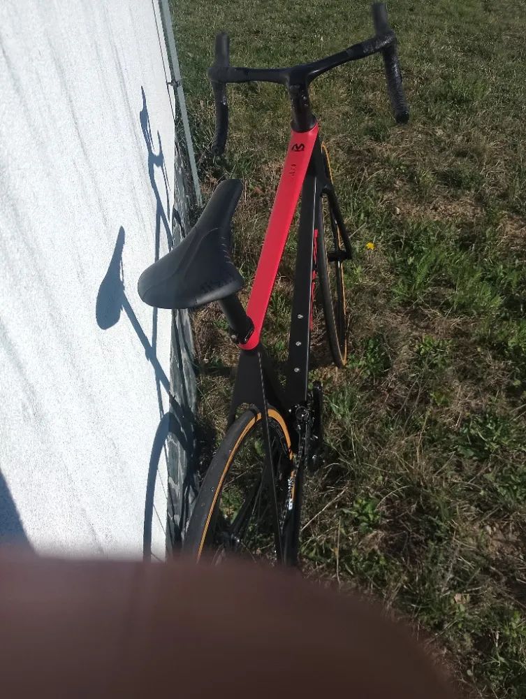 Karbon Sava 4.0 vel.56 Ultegra 