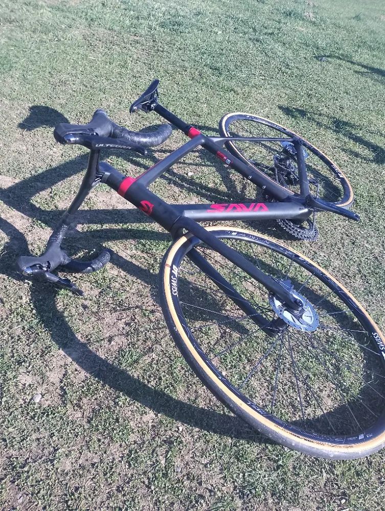 Karbon Sava 4.0 vel.56 Ultegra 