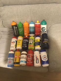 Bidony profi týmů, 16 ks